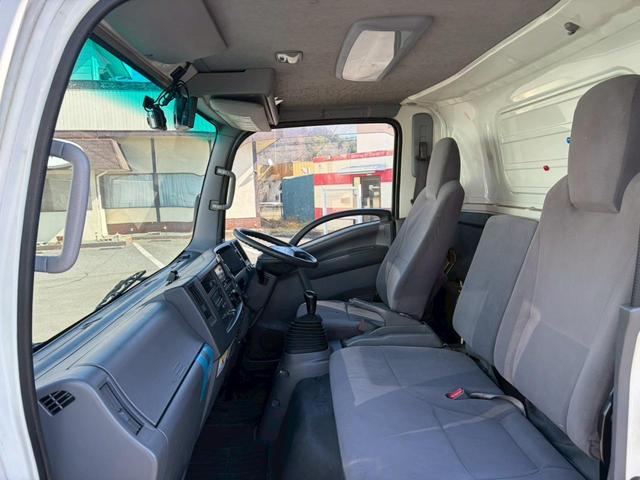 Isuzu ELF 2014